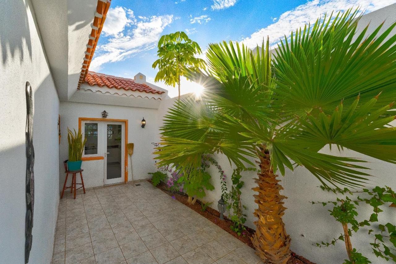 Marvelous Holiday Home - Villa La Caleta Costa Adeje  ภายนอก รูปภาพ